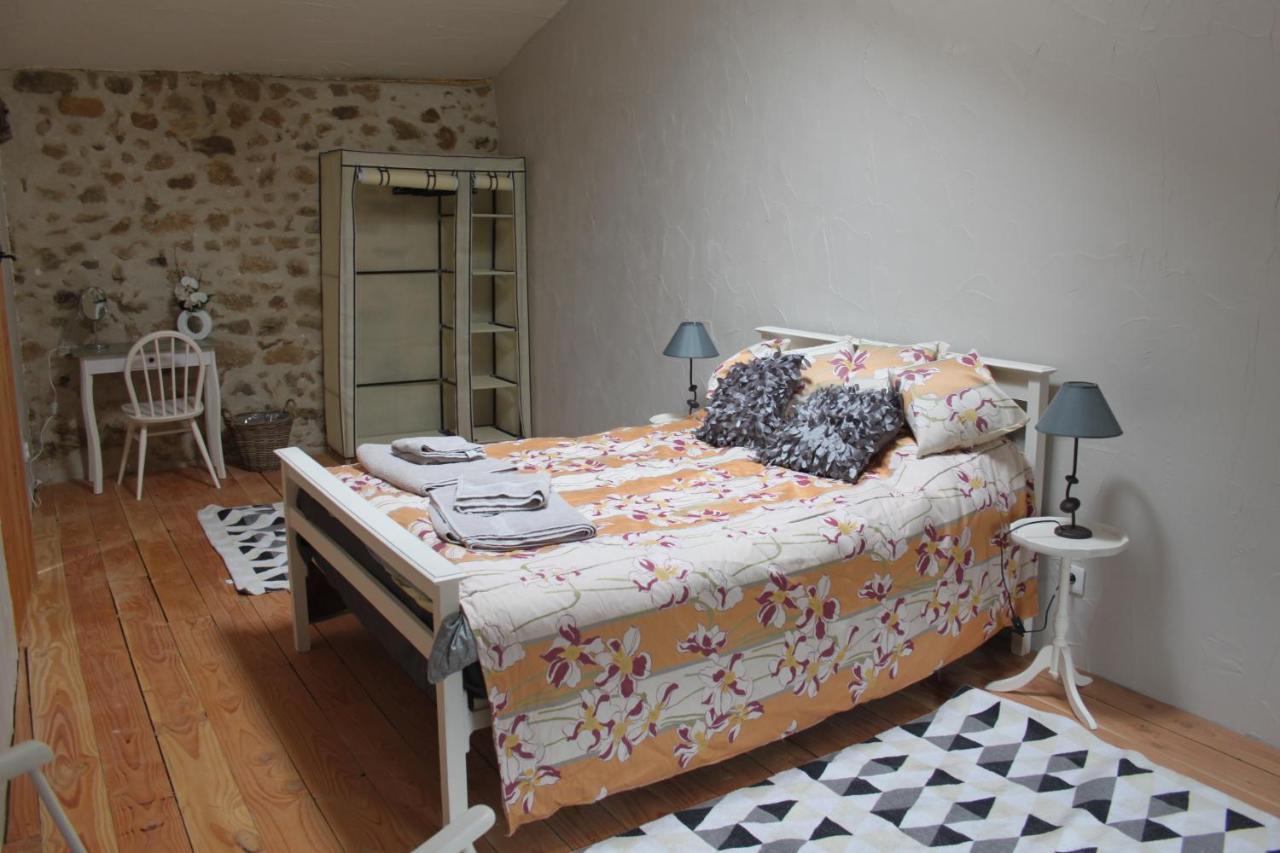 Gite La Pimparola Villa Nouic Luaran gambar